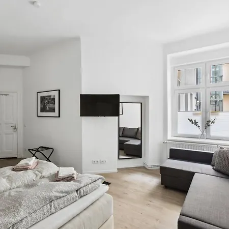 Arbio I 1a & Prenzlauerberg 3* ברלין